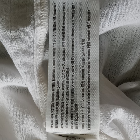 Hollister Women's Lace Long Bell Sleeve White Blouse Size XS - Picture 11 of 12